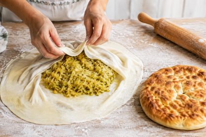 Плацинды с капустой по-молдавски: рецепт тонкого теста и сочной начинки. Ингредиенты, КБЖУ, жарка на сковороде, замены, советы и хранение.